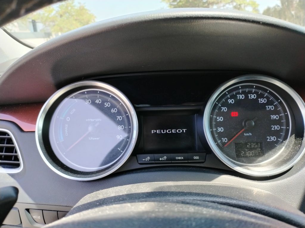 Peugeot 508 RXH hybrid 4