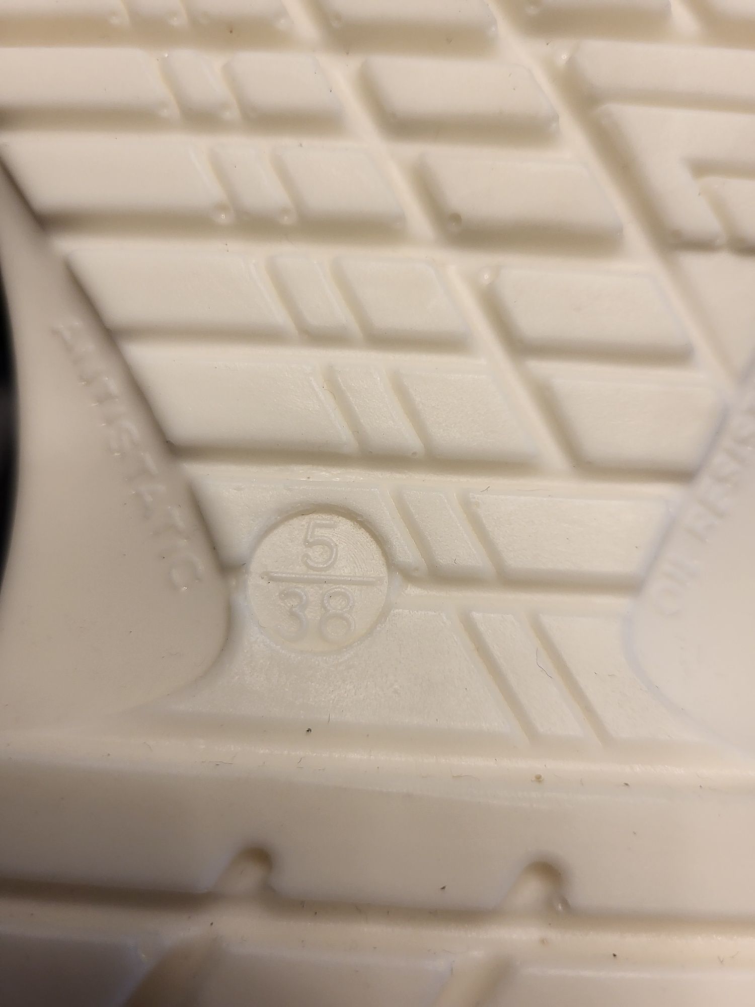 BUTY robocze r.38 białe.
