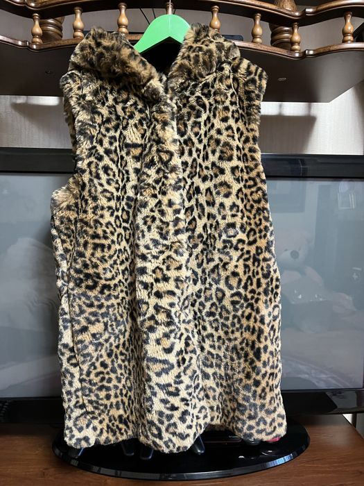 Хутряна желетка фірми ZARA