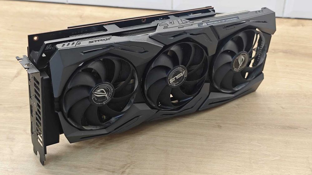 Asus RX 5700 8 GB STRIX OC ігрова дуже потужна краще 580 vega nvidia
