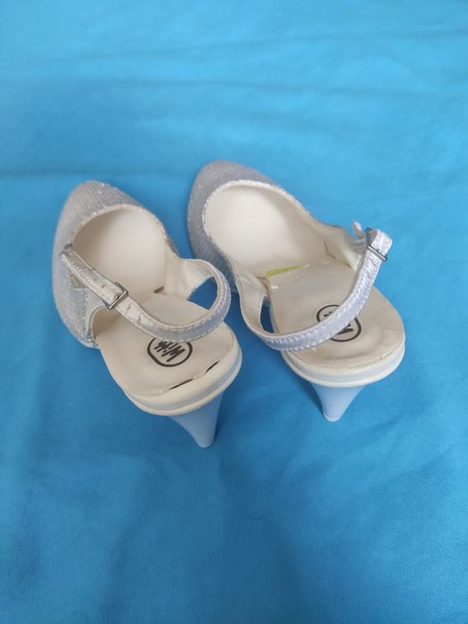 Buty na obcasach ślubne