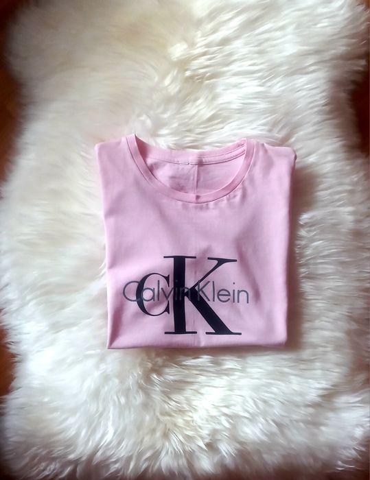 Koszulka t-shirt z aplikacją  S