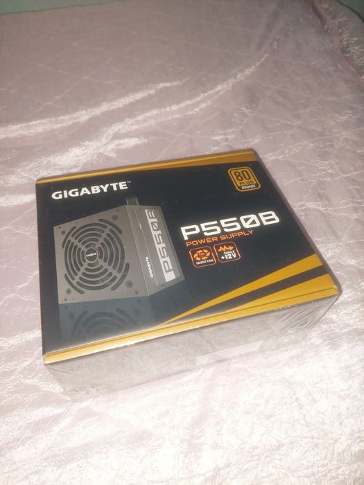 Блок живлення для комп'ютера  550 W - 400 W