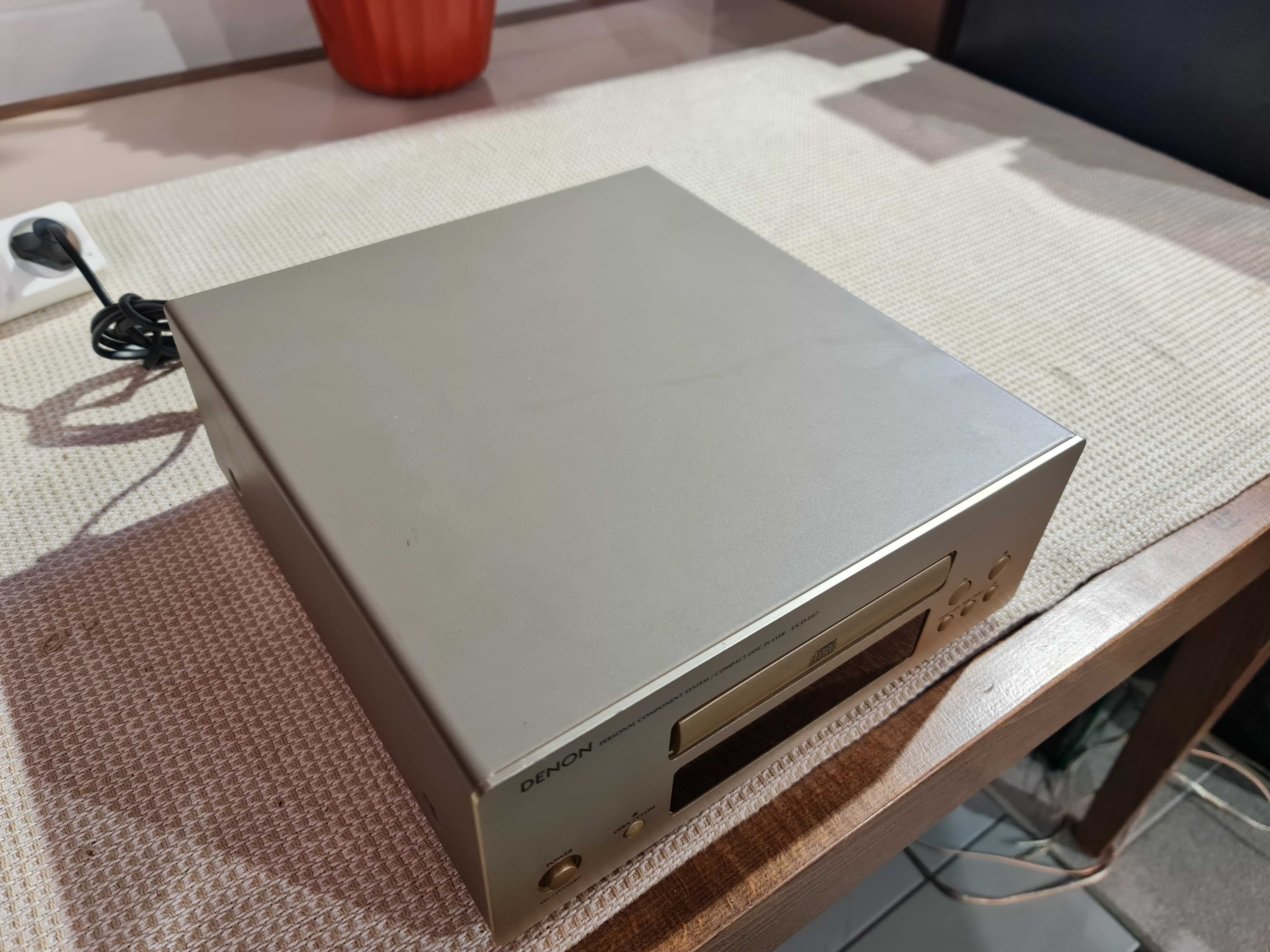 Програвач дисків Denon UCD-F07