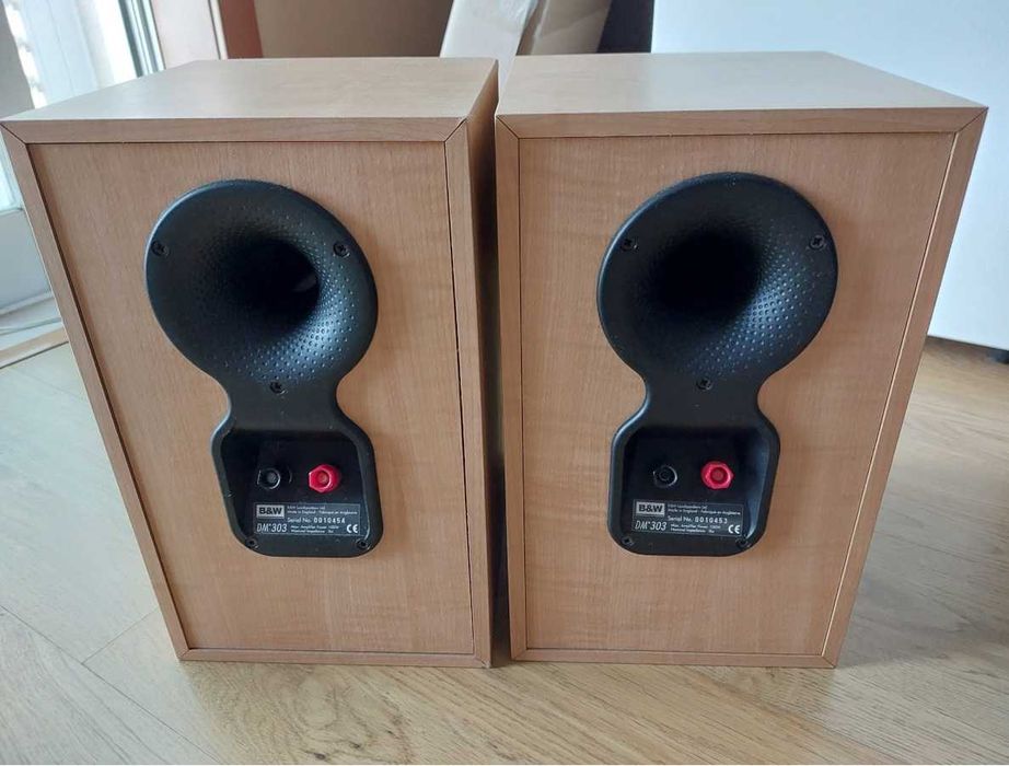 Colunas HI-FI B&W DM303