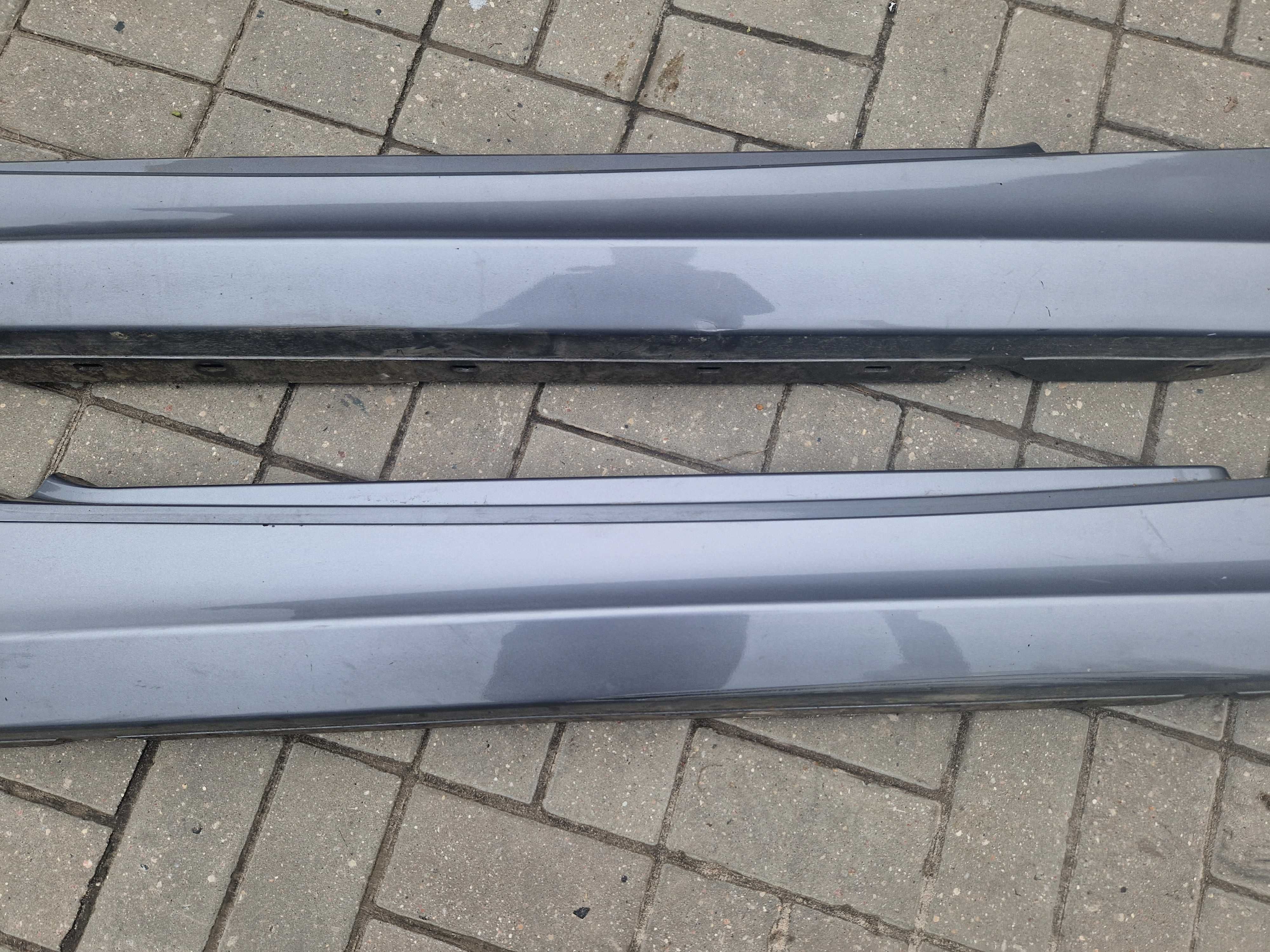 BMW 1 E81 E82 E88 Listwa Progowa Prawa SPACEGRAU A52