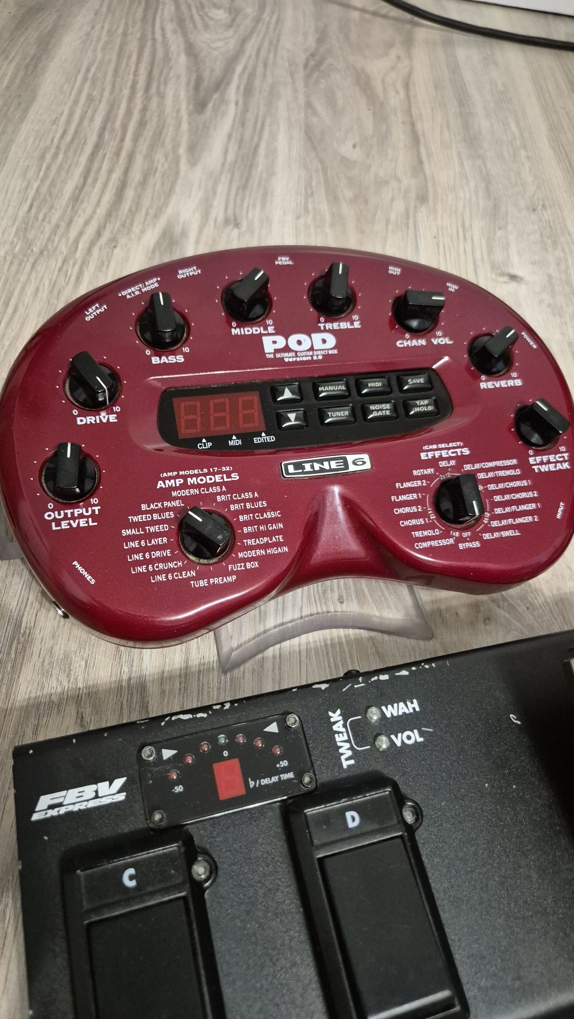 Line6 nerka POD 2.0 ver2 + footswitch