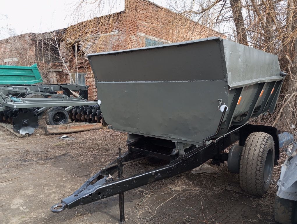 Прицеп самосвальний одноосний