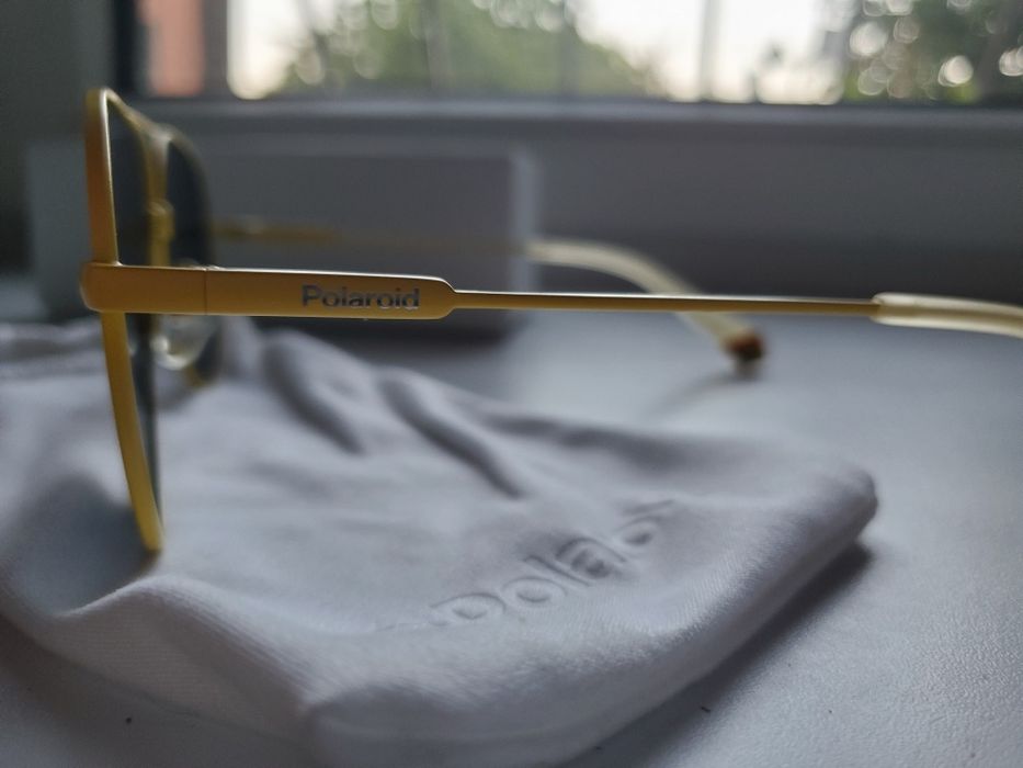 Сонцезахисні окуляри Polaroid