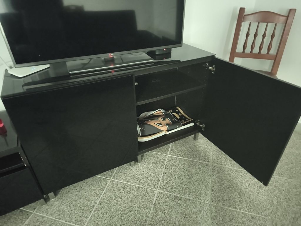 Móvel de sala preto