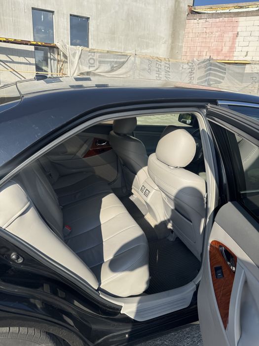 Оренда авто Toyota Camry Гібрид/Газ