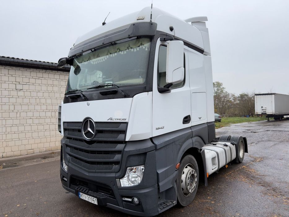 Mercedes-Benz Actros  Mercedes-Benz Actros 1842 Low-deck