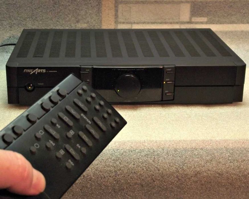 Amplificador Grundig para arranjar.