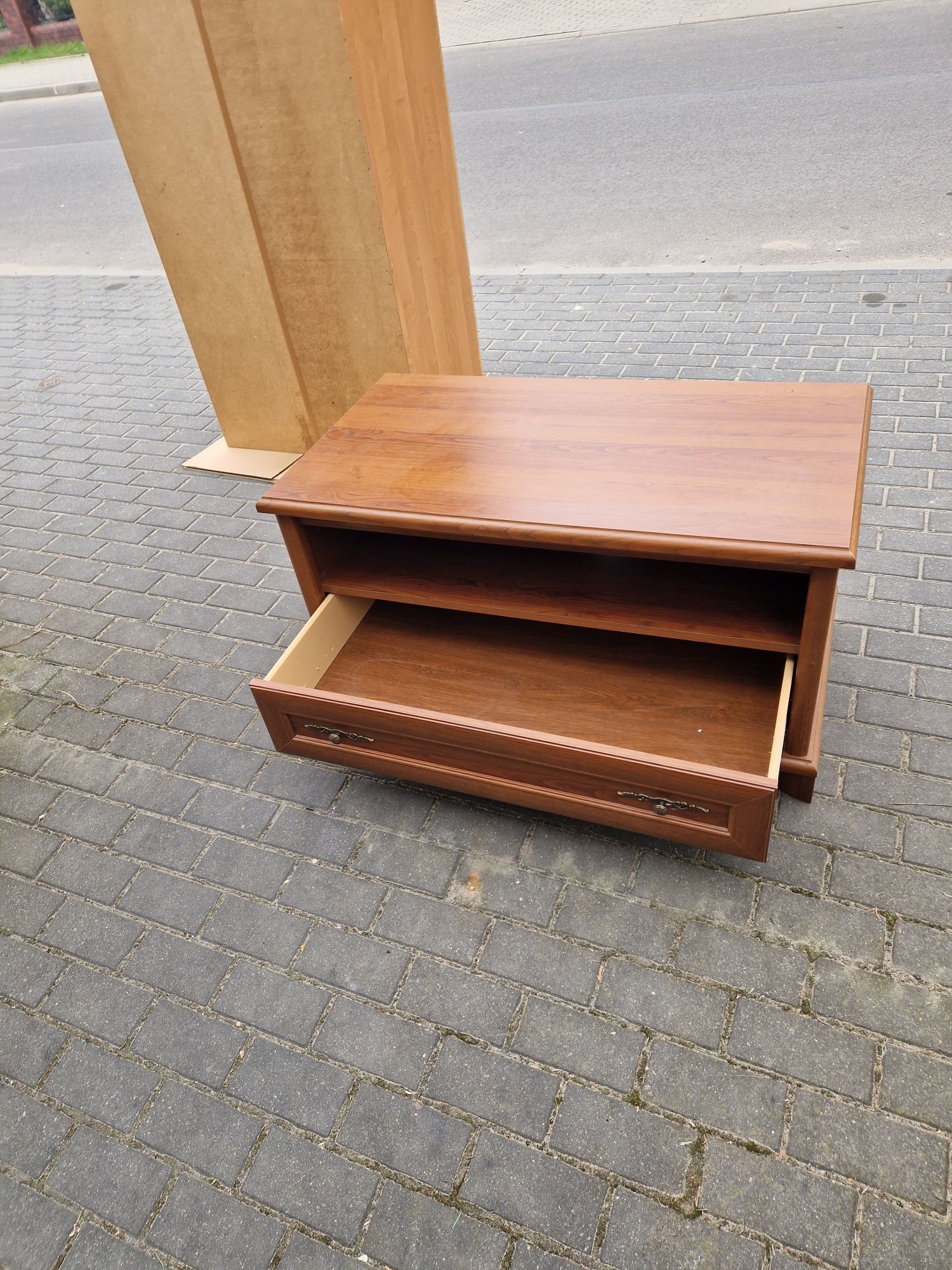 Sprzedam szafkę pod telewizor  KENT