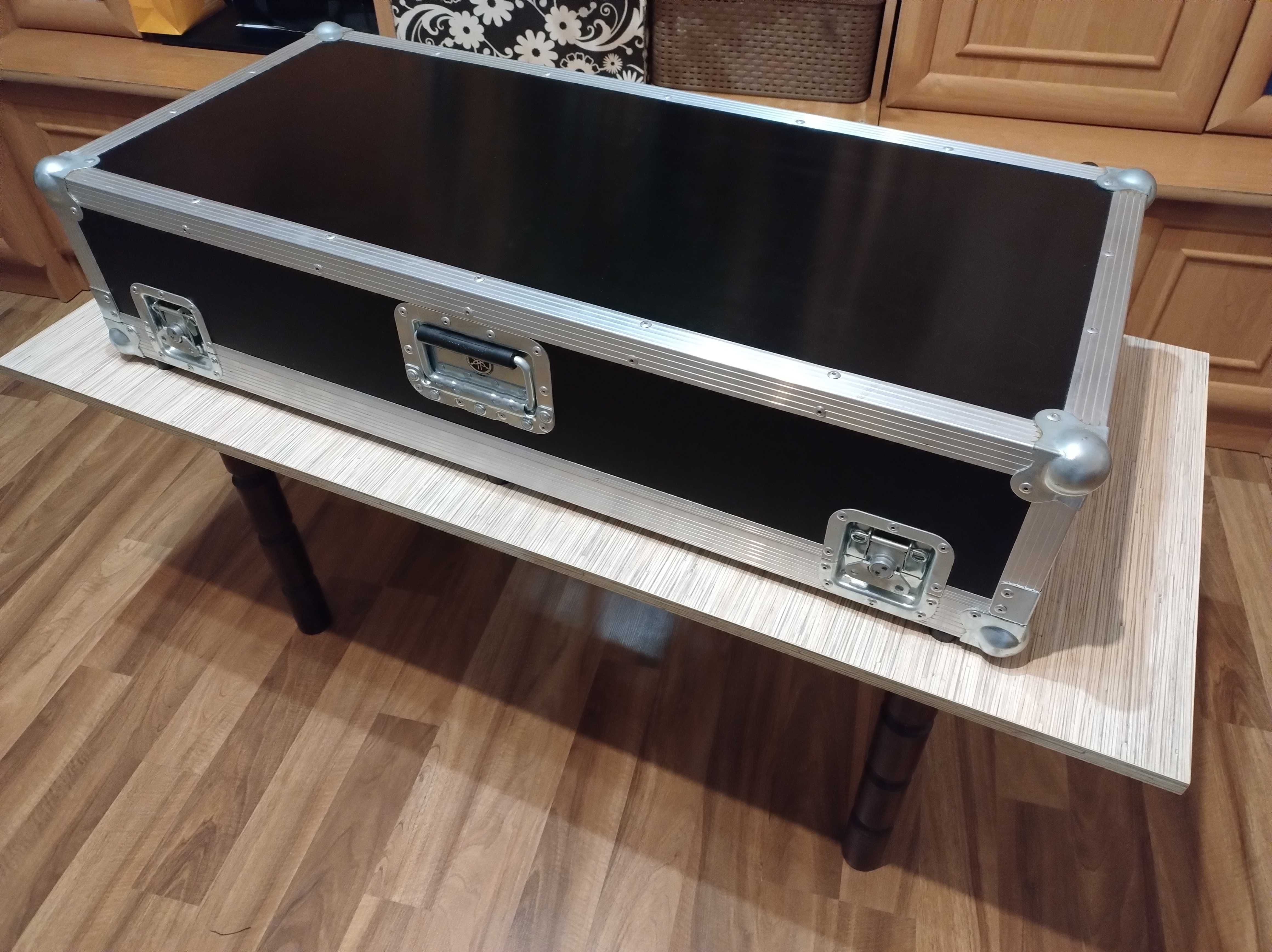 Case rack na keyboard