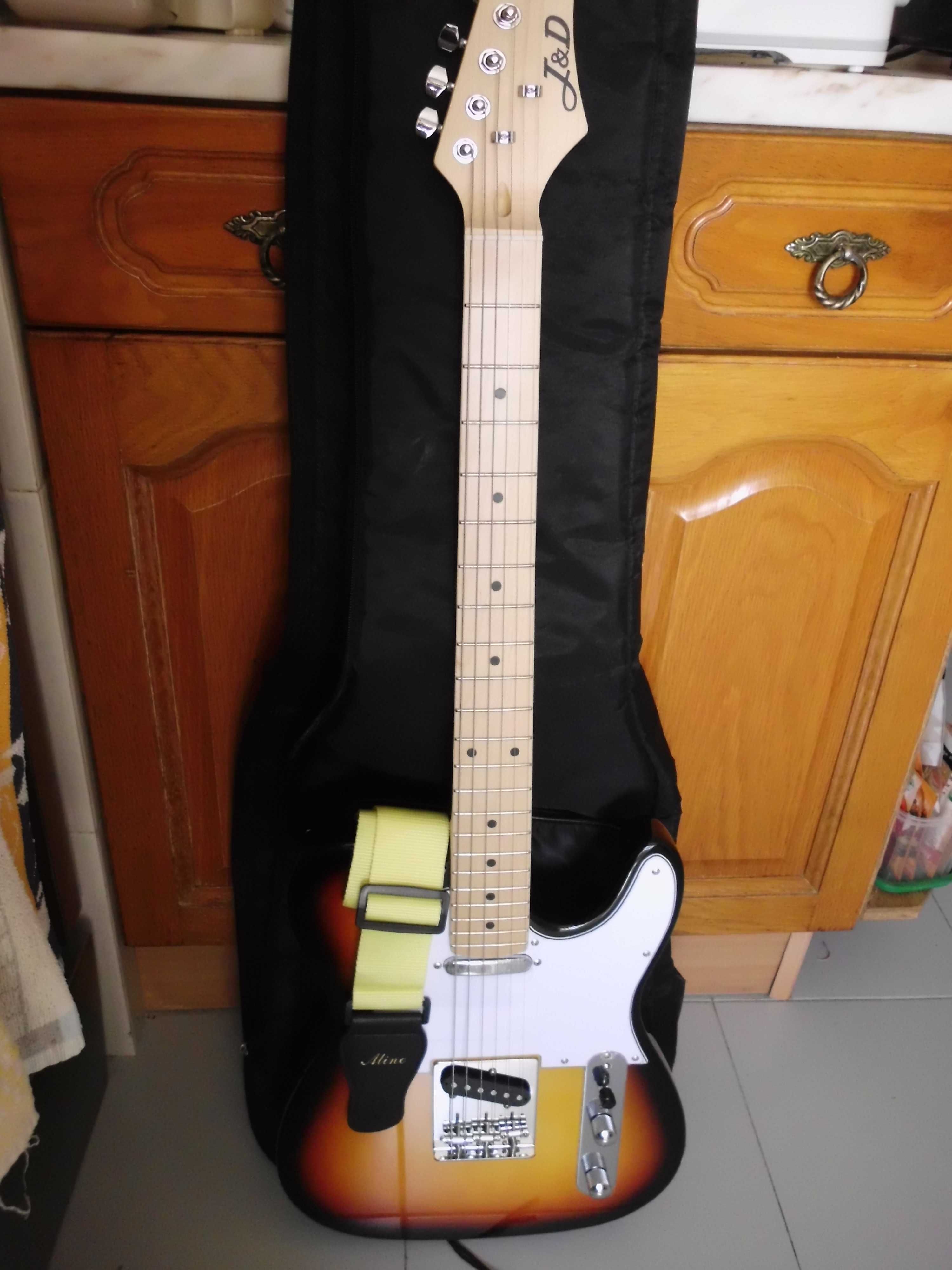 Guitarra telecaster J&D, nova com saco e correia