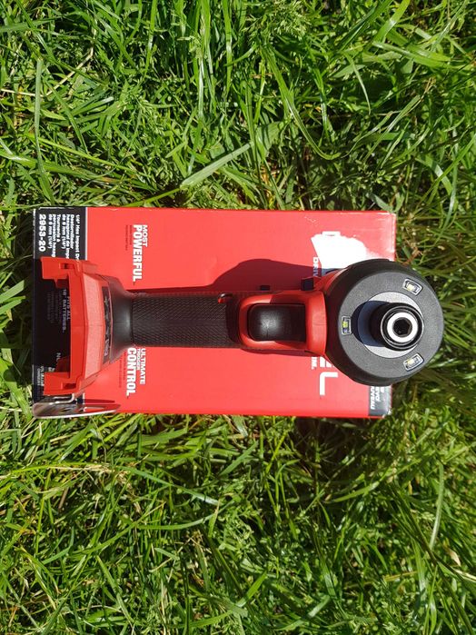 Шуруповерт импакт аккумуляторный Milwaukee 2953-20 M18 FUEL