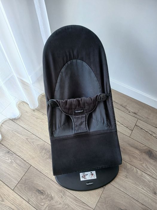 Leżaczek bujaczek fotelik BABYBJORN czarny