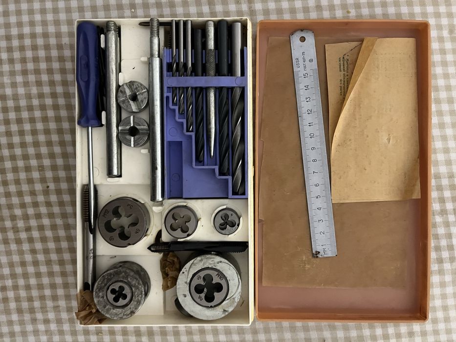 Набор резьбонарезного слесарного инструмента РИС-2М