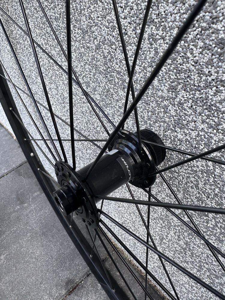 Koła szosowe Gravel Fulcrum Racing 77 DB Disc sztywne Osie Super stan