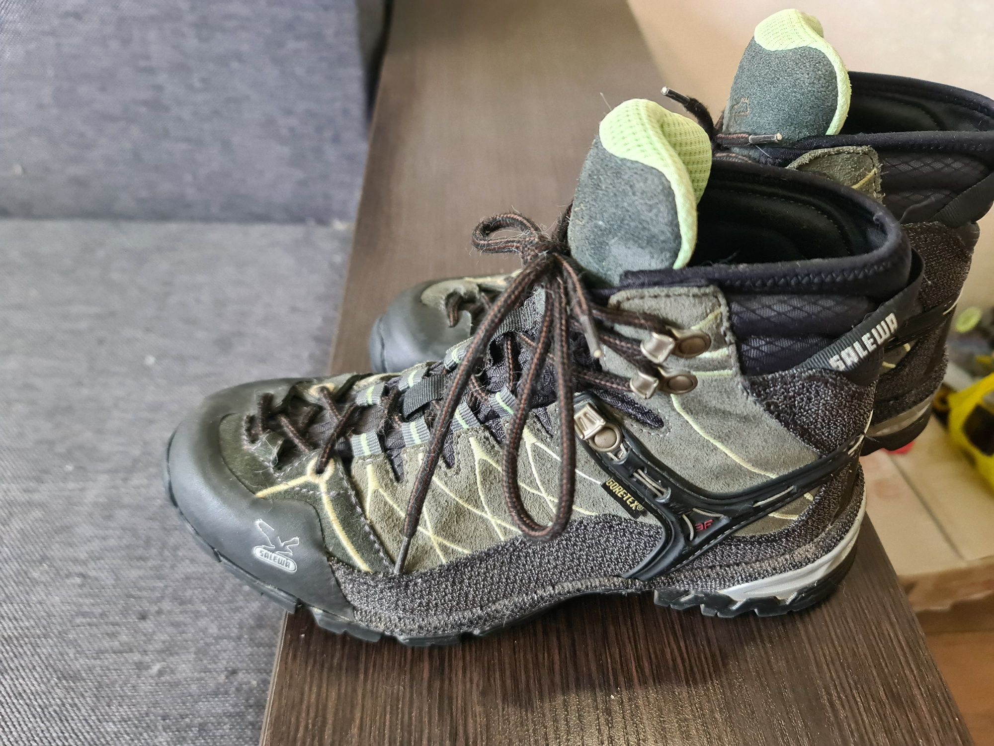 Продам женские salewa(WS ALP TRAINER MID GTX)