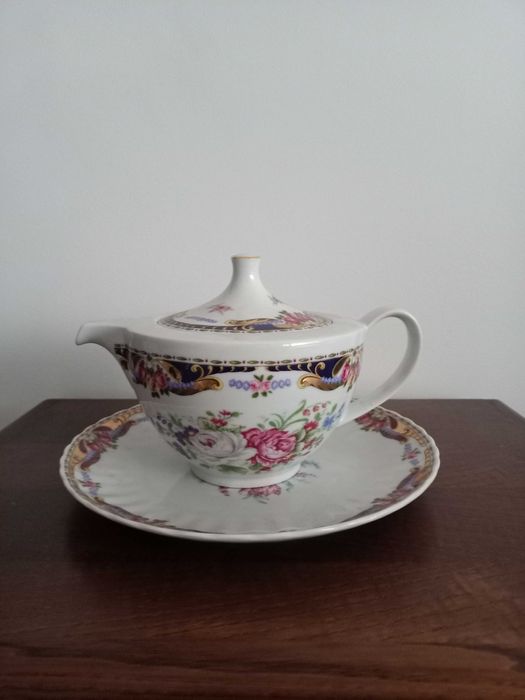 Bule em porcelana da marca Limoges-Vizavi