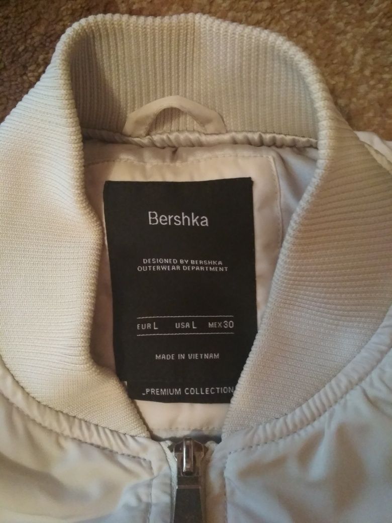 Куртка бомпер Bershka