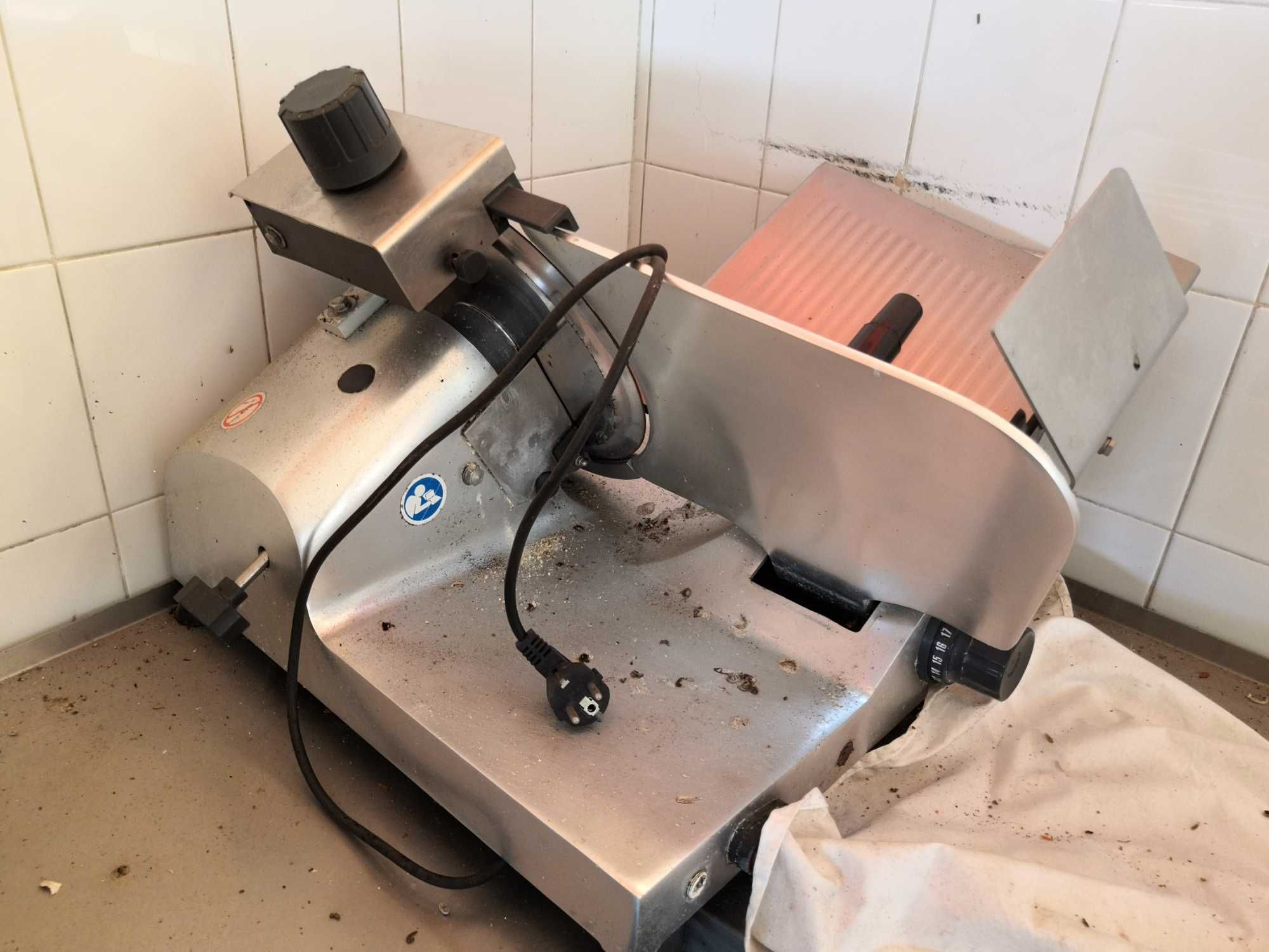 Fiambreira industrial RGV 300