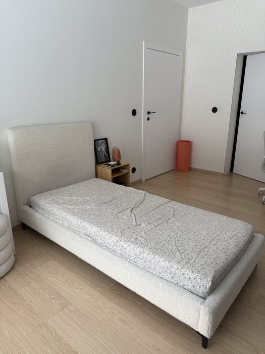 Łózko młodzieżowo marki Jotex Boucla 200x90 z materacem IKEA