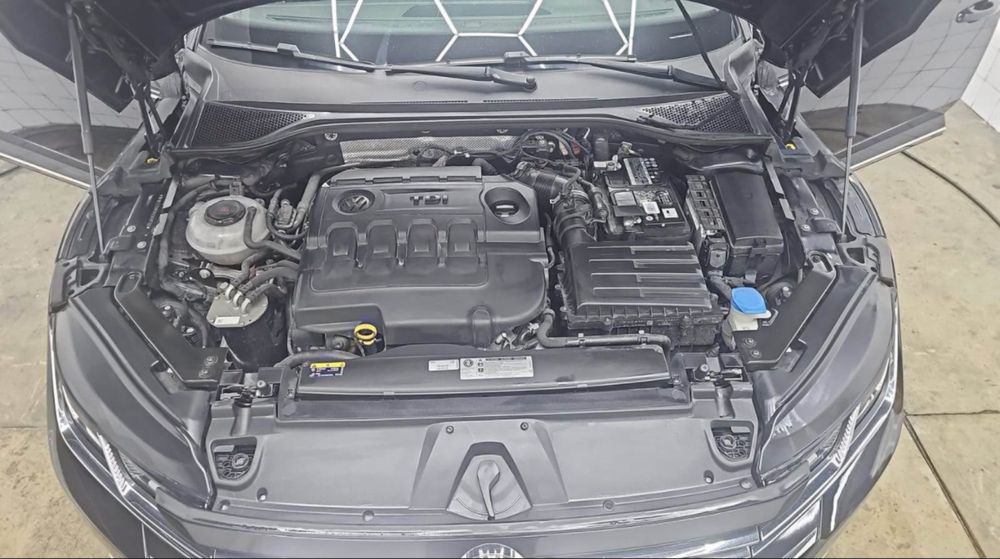 VW Arteon 2.0 TDI R-Line DSG Diesel · 2019 · 108936 km