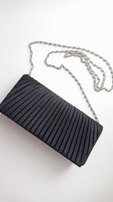 Чорний тканевий клатч