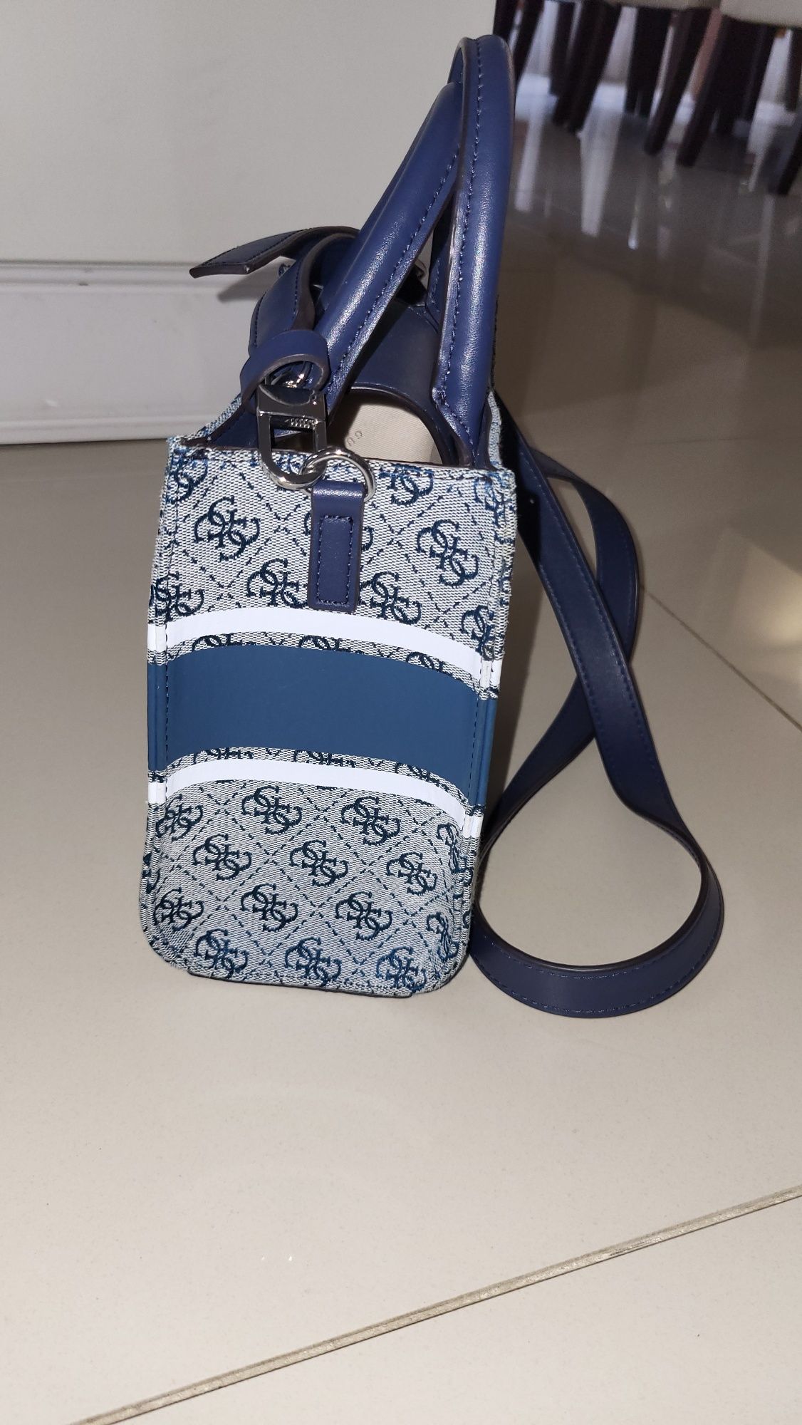 Torebka damska Guess
