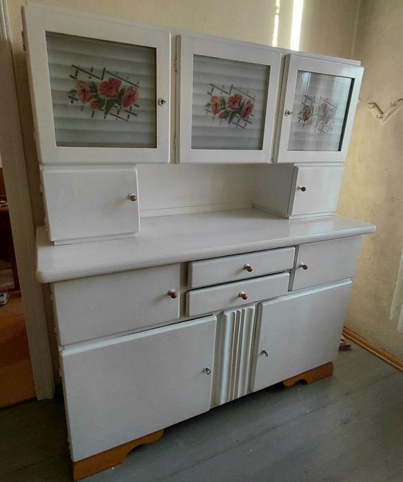 Sprzedam kredens  zabytkowy