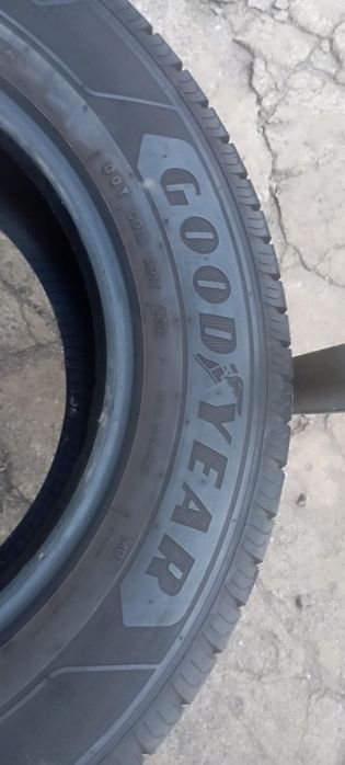 Opony 2szt DEMO 215/65/15C 104/102T Goodyear Efficient Grip Cargo