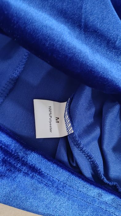 Nowa sukienka welurowa rozm.M