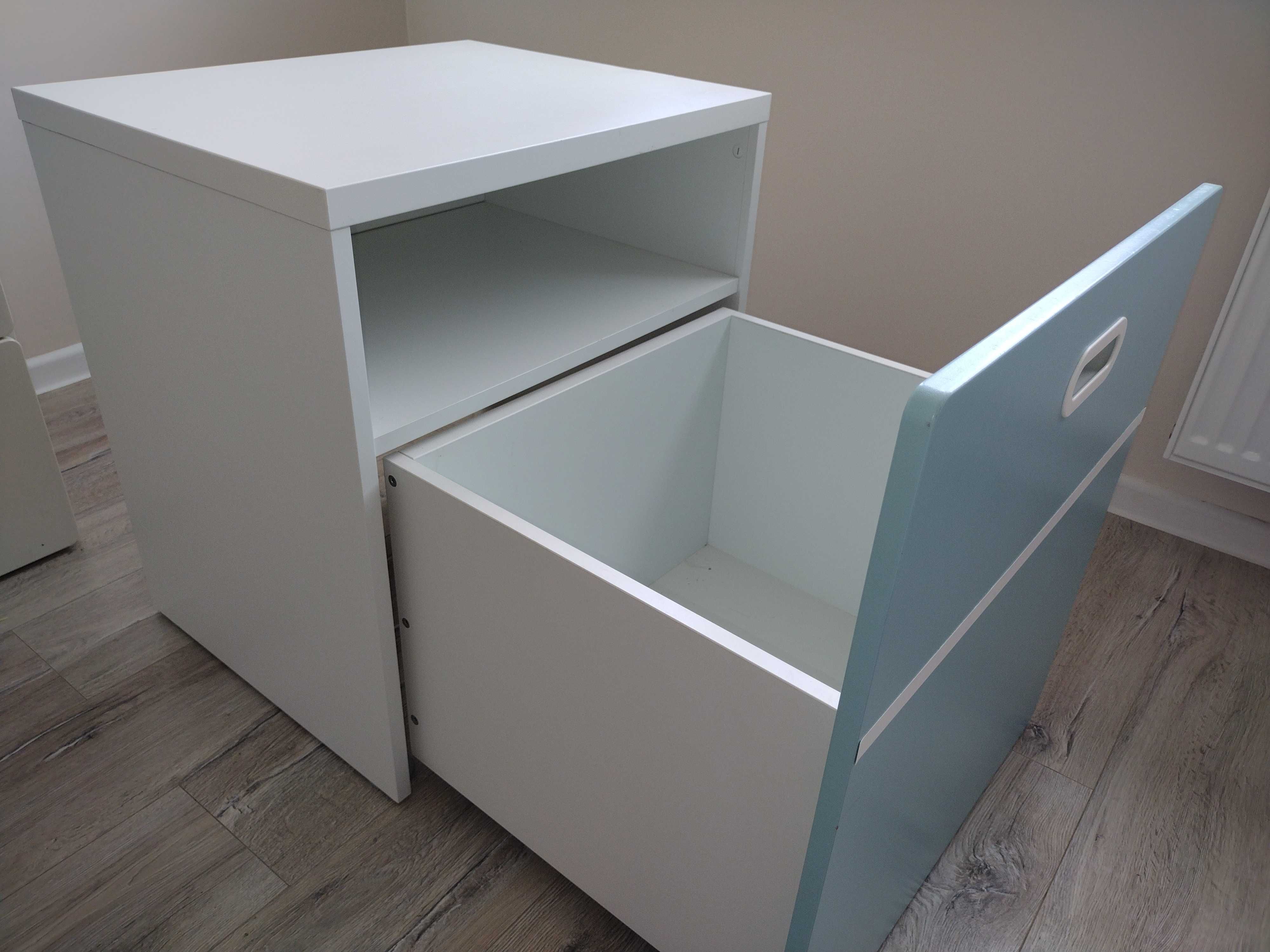 Szafka wysuwana na kółkach IKEA stuva smastad jasny nienieski