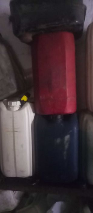 Продам канистры б.у