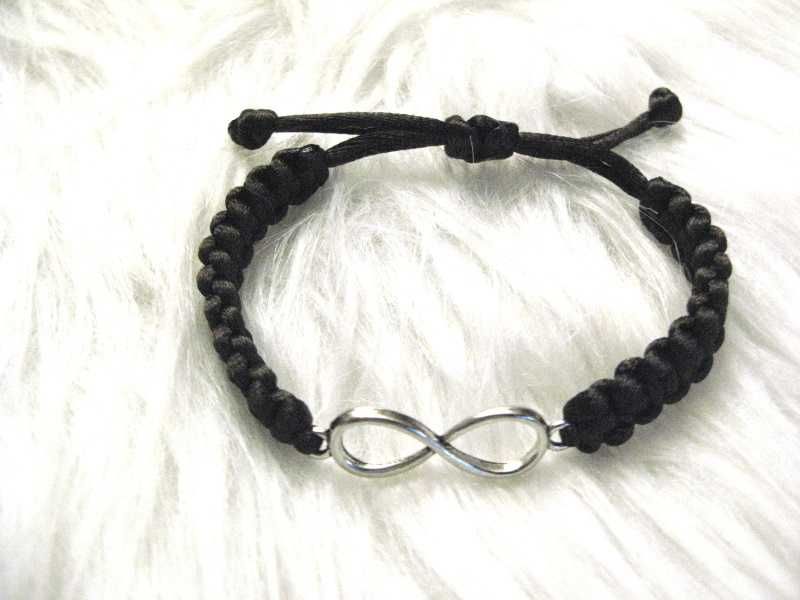 Bransoletka infinity makrama