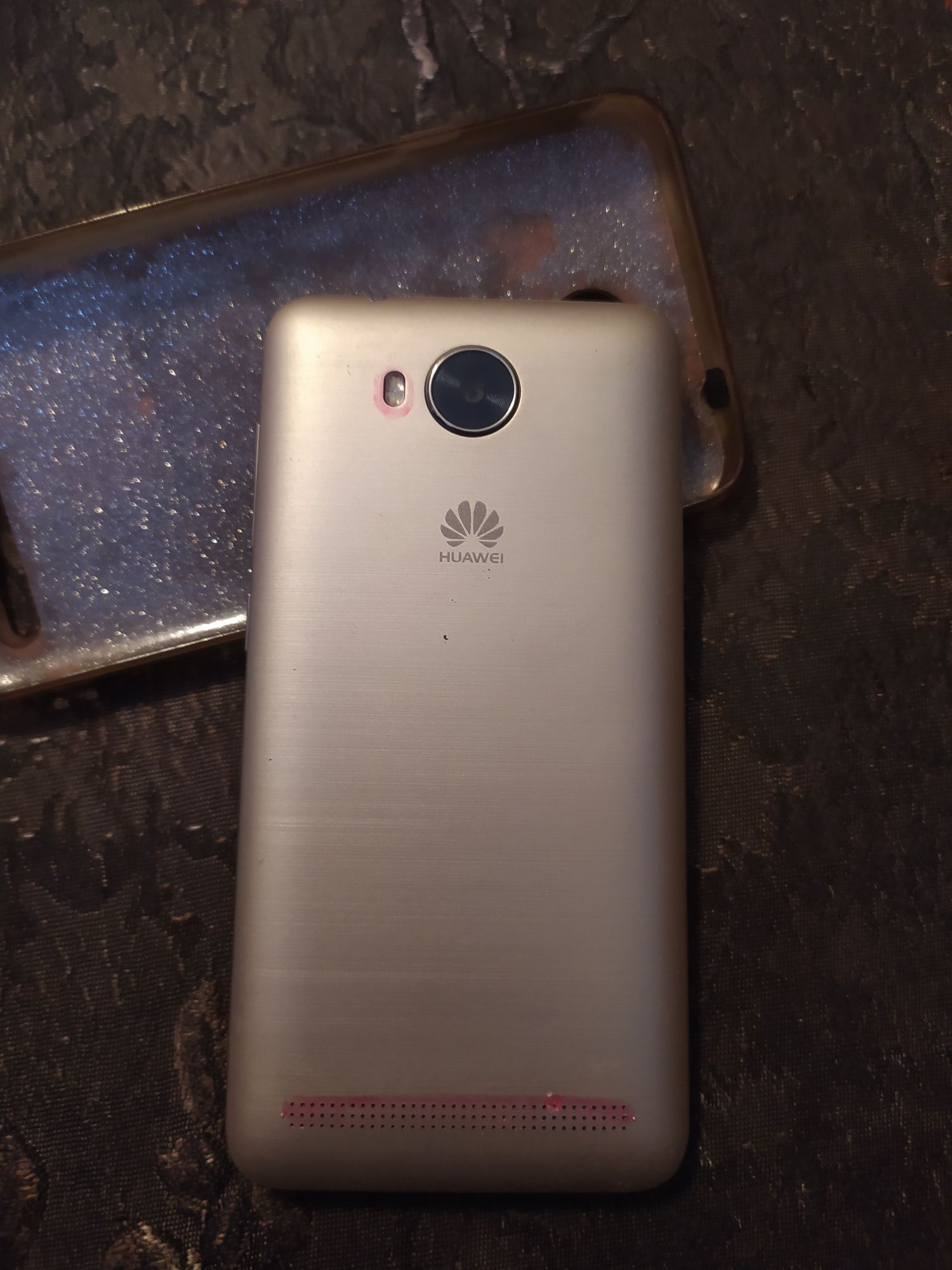 Смартфон Huawei u22 (y3-ii) старий телефон