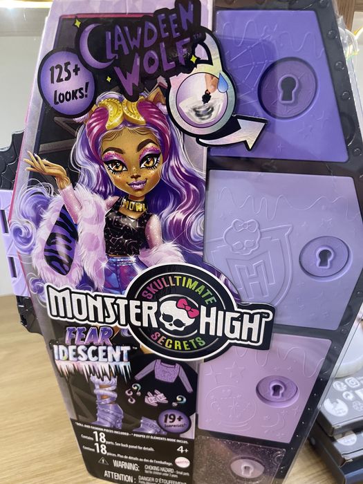 Monster High Skulltimate Secrets Fearidescent Series Clawdeen