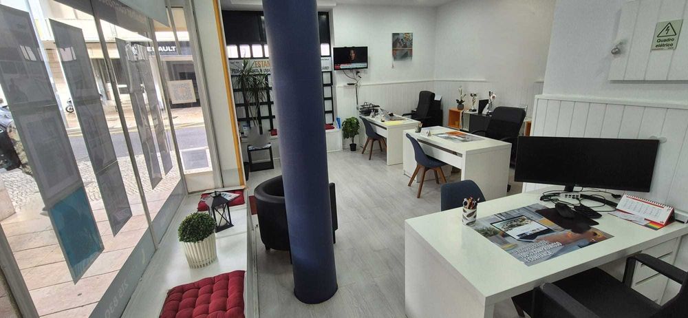 Loja de 64m na Amadora, Venteira, com 2 pisos