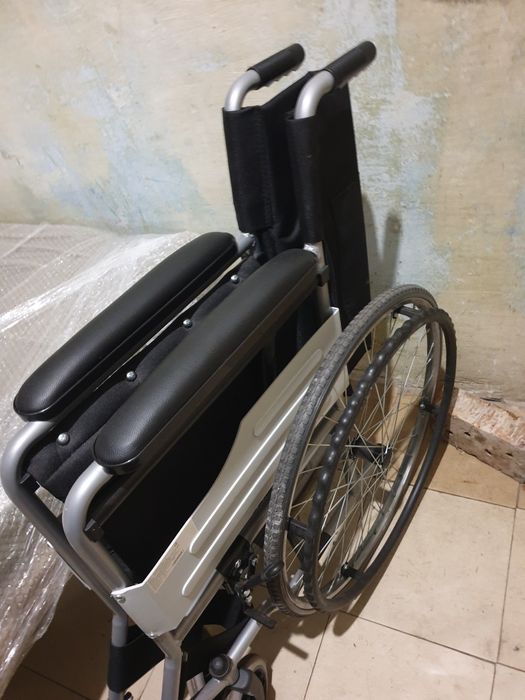 Крісло     колісне