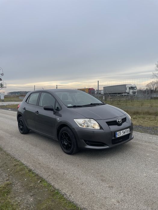 Toyota auris 1.4benzyna Salon pl Niski przebieg