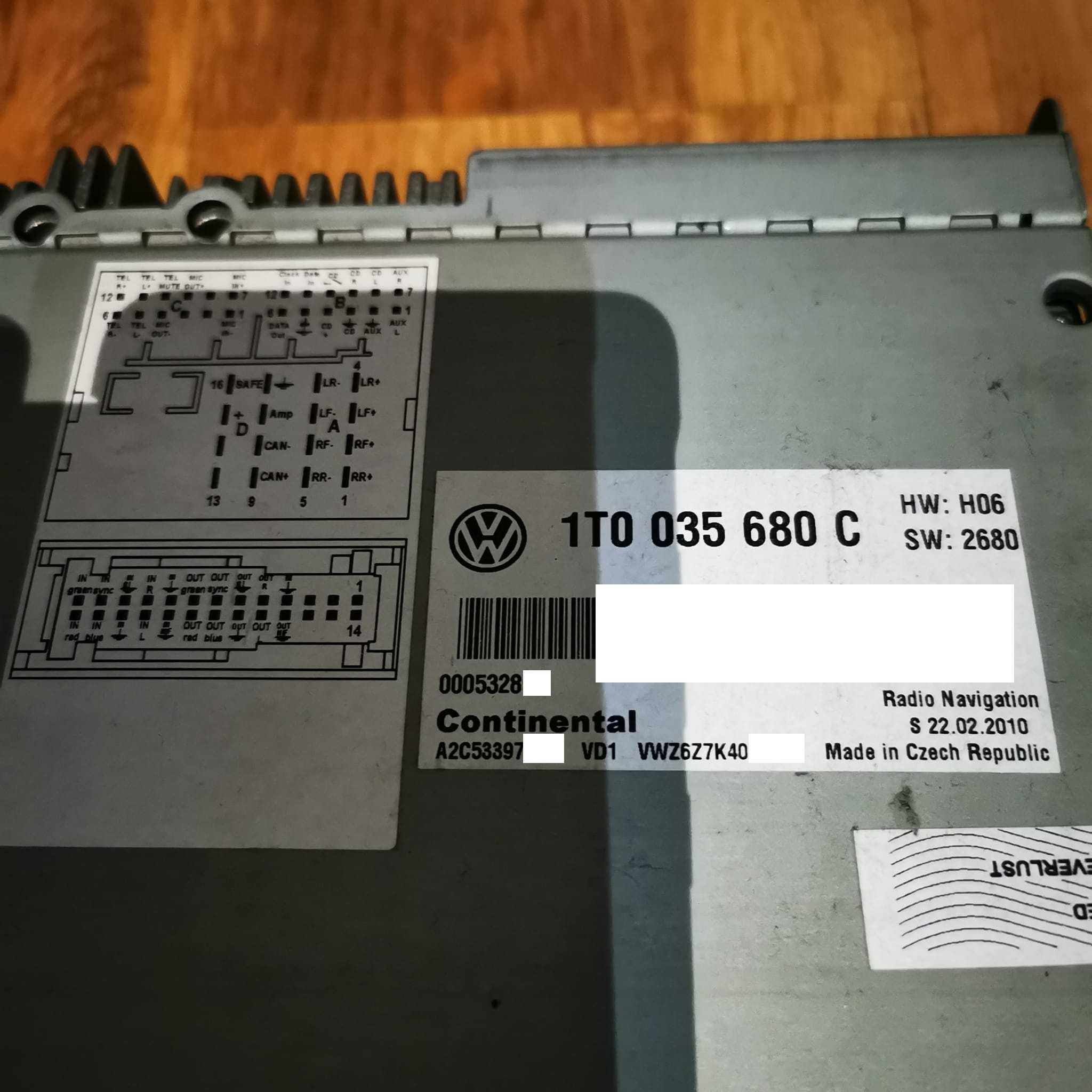 VW Tiguan 10r zestaw DYNAUDIO RNS510 głośniki wzmacniacz boczki komple