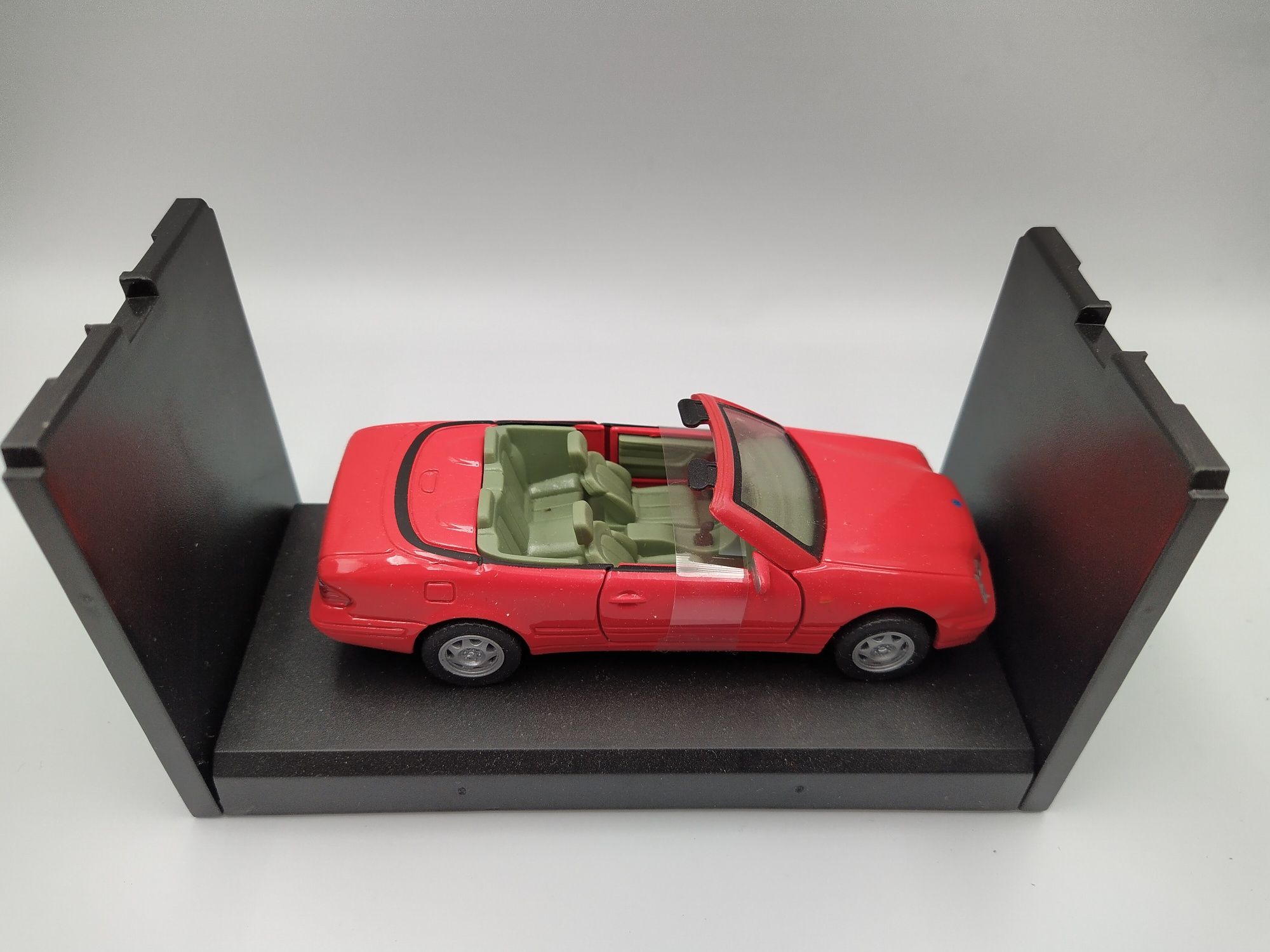 Mercedes Benz CLK 320 cabriolet Skala 1:43 Hongwell Cararama