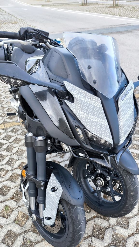 Vendo Yamaha Niken 2021
Único dono.
Moto impecável.
Kick shift