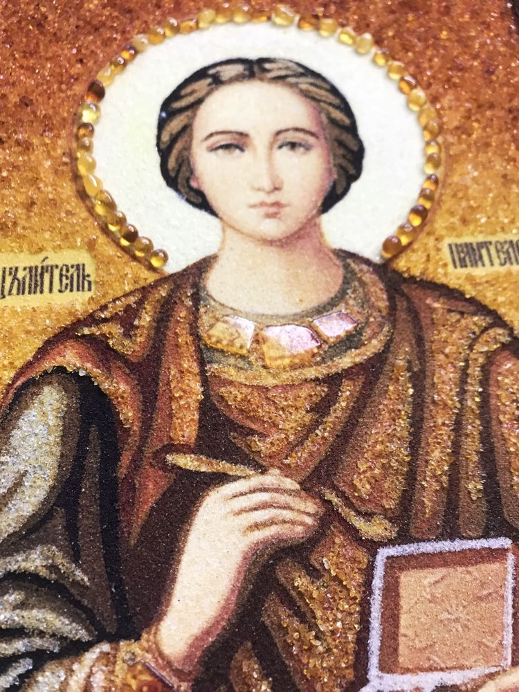 Икона из Янтаря Пантелеймон Целитель