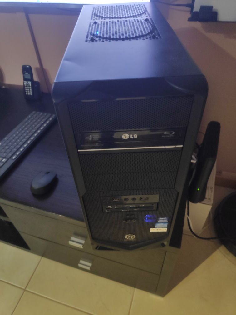 Computador com Gtx 1050TI e monitor Samsung