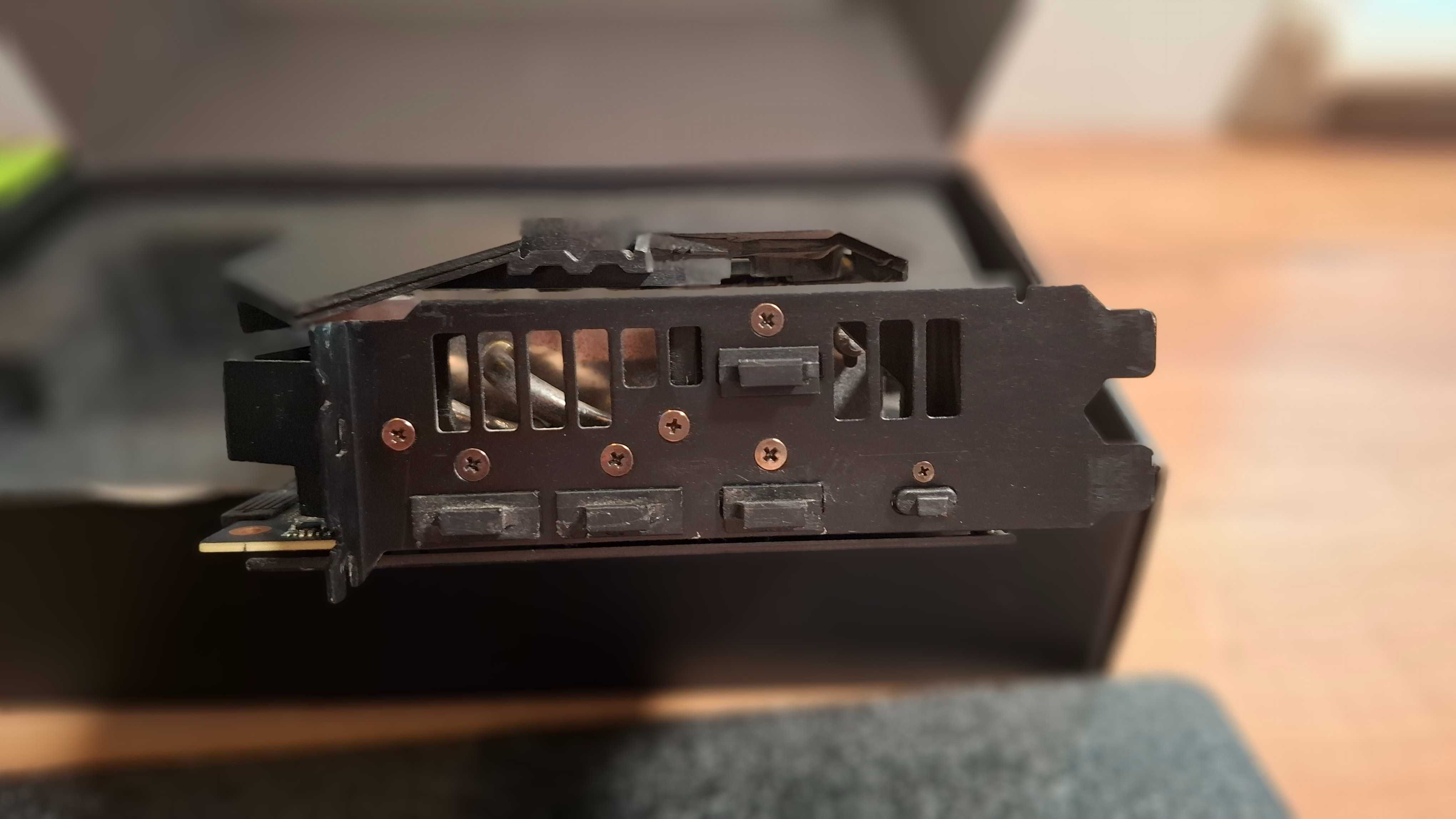 Видеокарта ROG Strix Asus RTX 2080 Ti 11GB в отличном состоянии