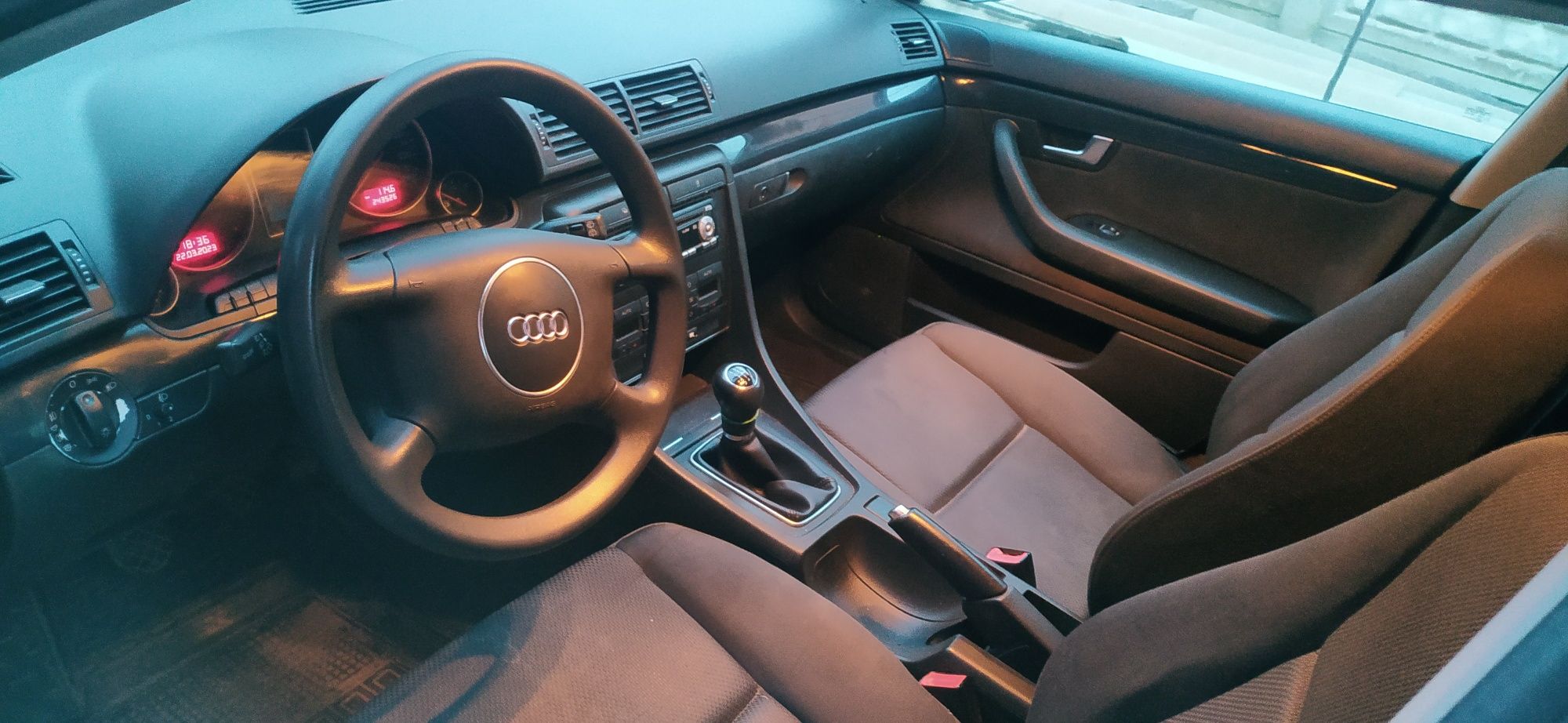 Продам або обміняю Audi a4b6 1.6 бензин